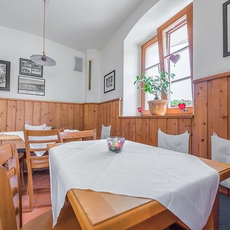 Alte Post Hotel Feistritz an der Gail Buitenkant foto
