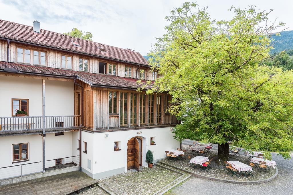 Alte Post Hotel Feistritz an der Gail Buitenkant foto