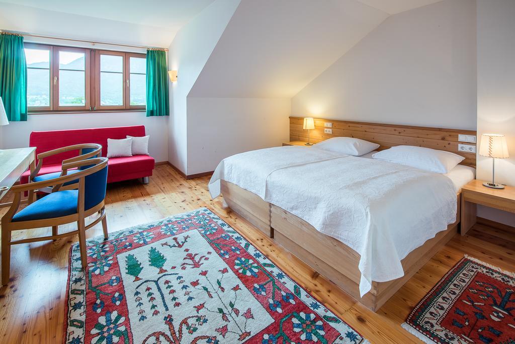 Alte Post Hotel Feistritz an der Gail Buitenkant foto