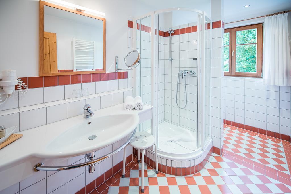 Alte Post Hotel Feistritz an der Gail Buitenkant foto